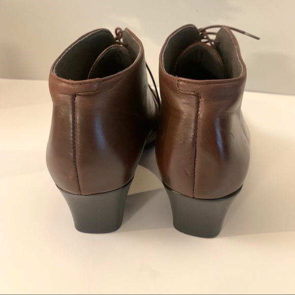 Munro ankle lace up brown leather booties 8.5 WIDE - Picture 5 of 9